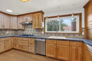 2913 Avenida Nevada NE 