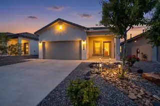 909 Tazanita Loop SE, Rio Rancho