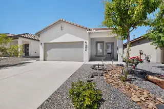909 Tazanita Loop SE 