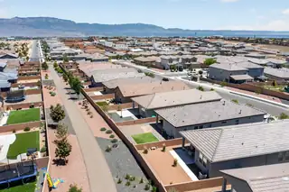909 Tazanita Loop SE 