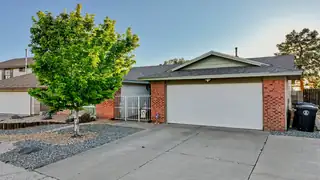 637 Monte Alto Drive NE 