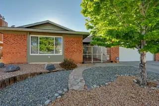 637 Monte Alto Drive NE 