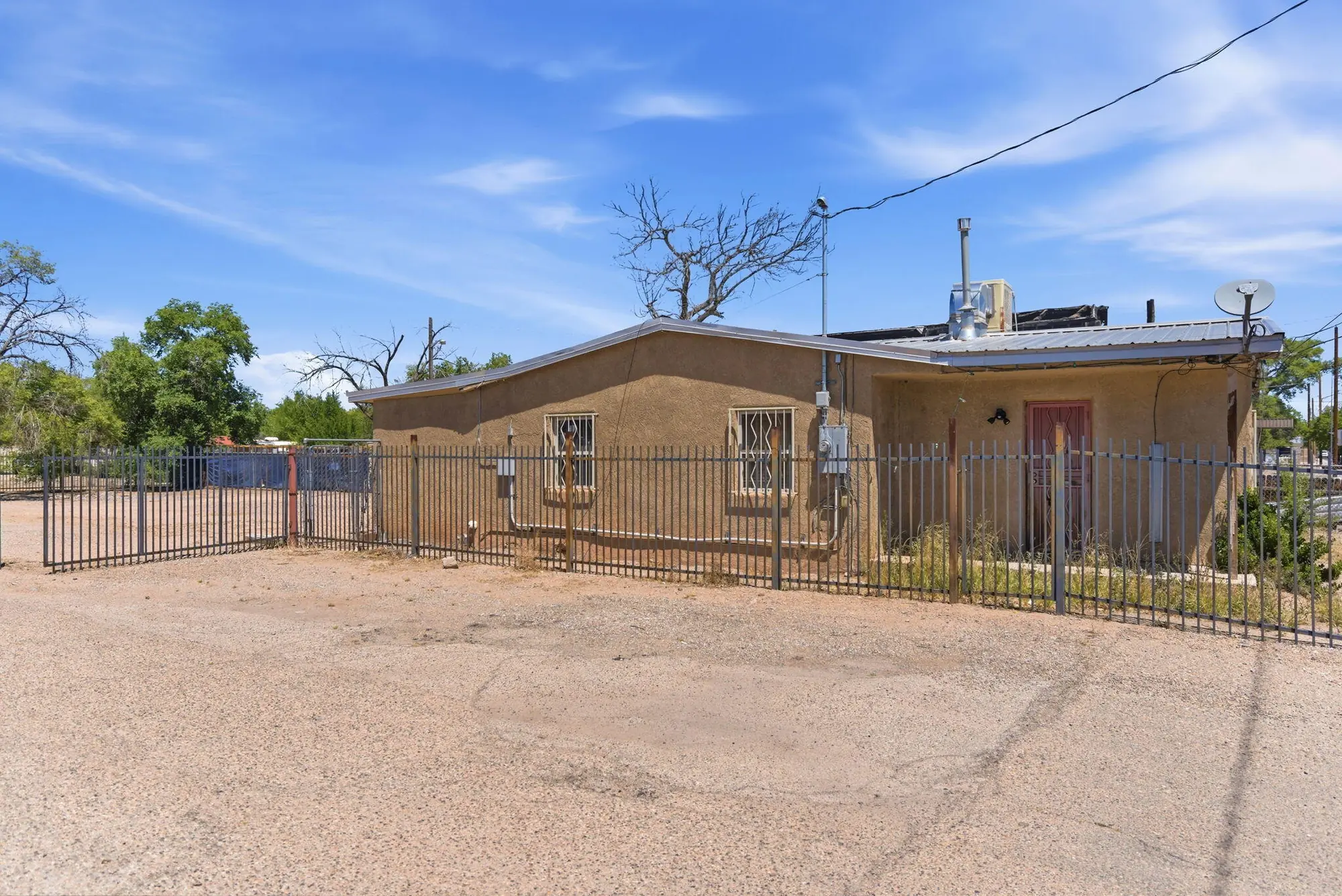721 Isleta Boulevard SW