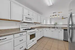 1040 Pacaya Drive NW 