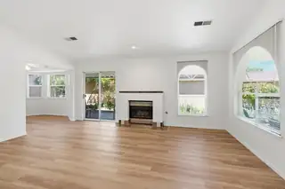 10804 Griffith Park Drive NE 