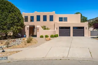 5024 Calle De Tierra NE, Albuquerque 