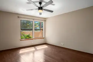 5024 Calle De Tierra NE 
