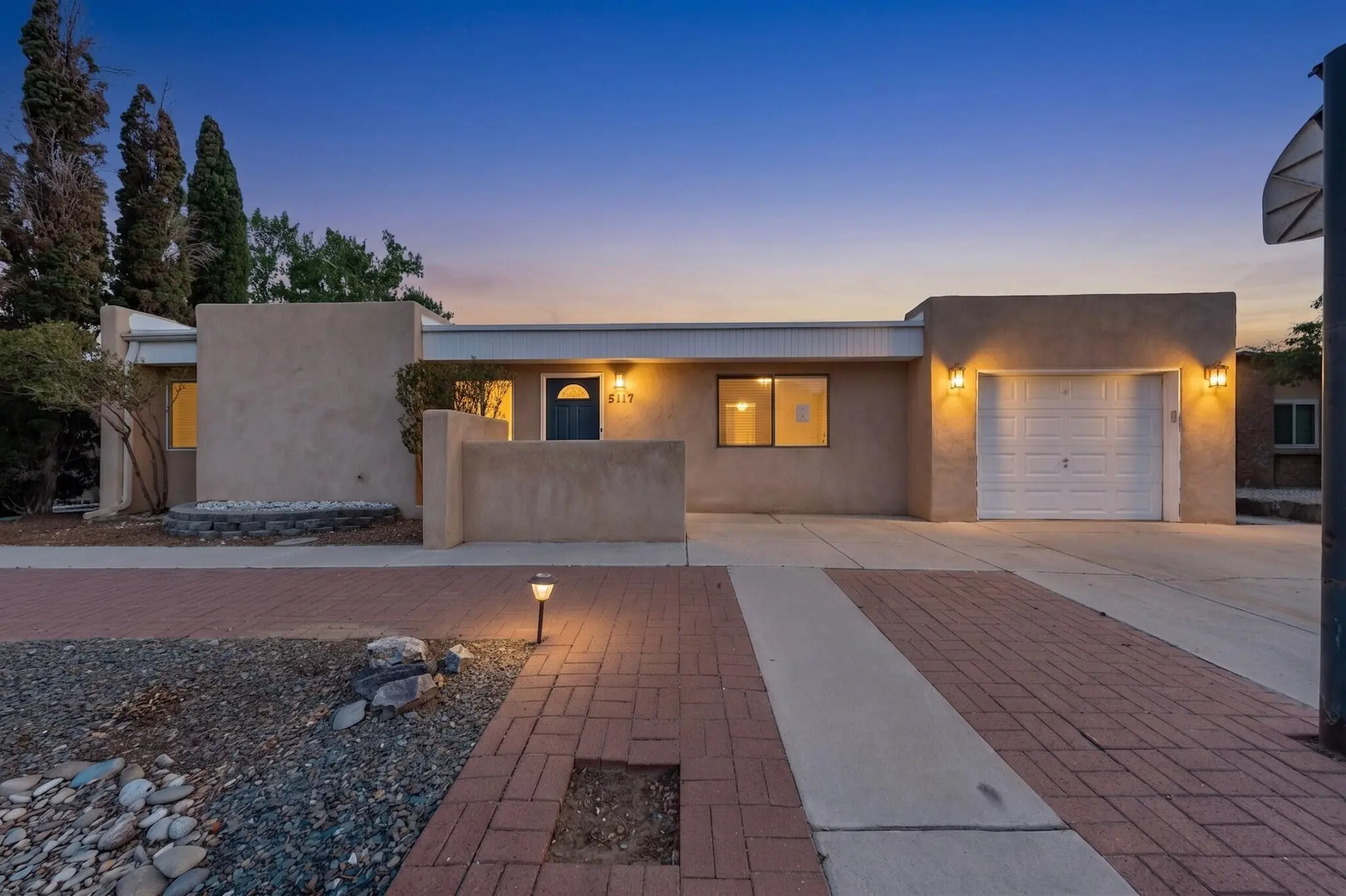 5117 E Camino NW