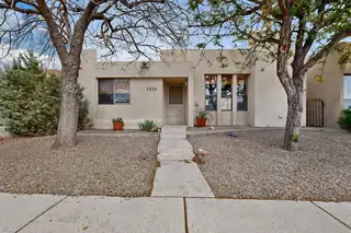 7200 Wren Walk Drive NE 