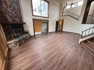 5021 Calle Del Cielo NE 