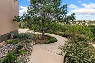 8 Sunrise Drive 