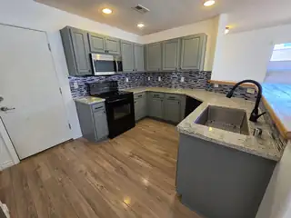 10801 Fort Point Lane NE 