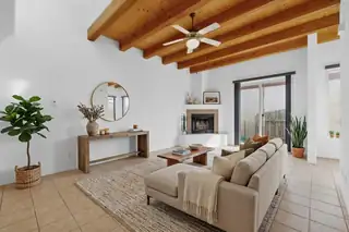 4377 Vuelta Dorado, Santa Fe