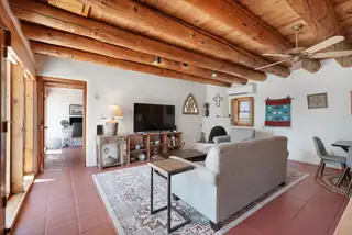4 Demas Road 