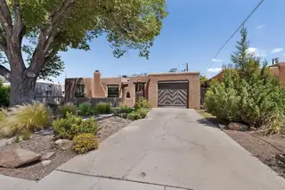 716 Loma Vista Drive NE 