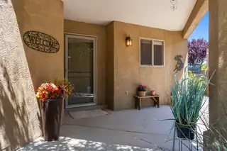 1009 Calle Corvo NE 