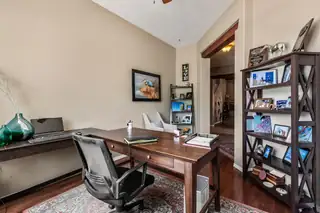 1009 Calle Corvo NE 