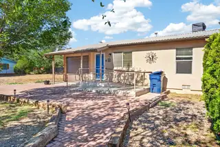 2 Blue Bonnet Drive, Los Lunas 