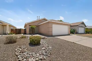 1922 Shadetree Drive SW 