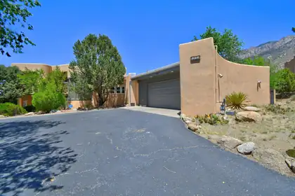 620 Cedar Hill Road NE, Albuquerque