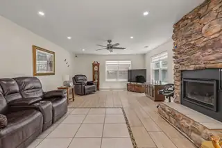1905 Tierra Del Oso Place NW 