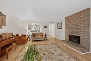 6404 Annapolis Drive NE 