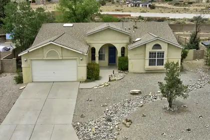 2405 Agua Fria Drive NE, Rio Rancho