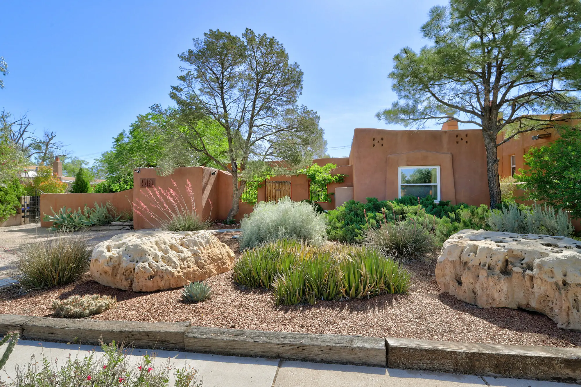 518 Hermosa Drive SE