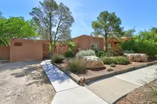 518 Hermosa Drive SE 