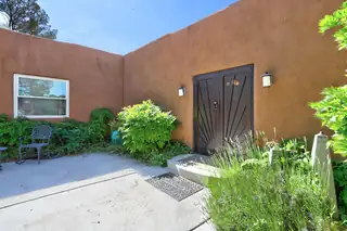 518 Hermosa Drive SE 