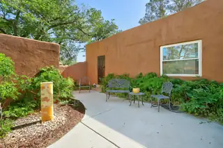 518 Hermosa Drive SE 