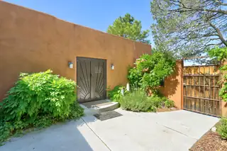 518 Hermosa Drive SE 