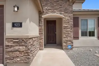 923 Zafiro Road SE 