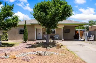 2712 Solano Drive NE 