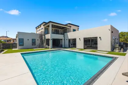1320 Crestview Drive SW, Los Lunas