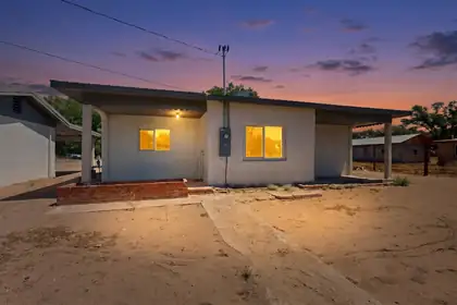 1104 E River Road, Belen