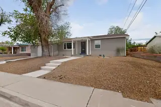 812 Amherst Drive NE 
