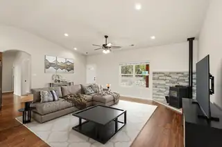 8 Zia Court 
