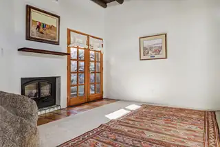 510 Camino De La Sierra NE 