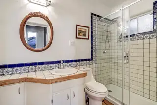 510 Camino De La Sierra NE 
