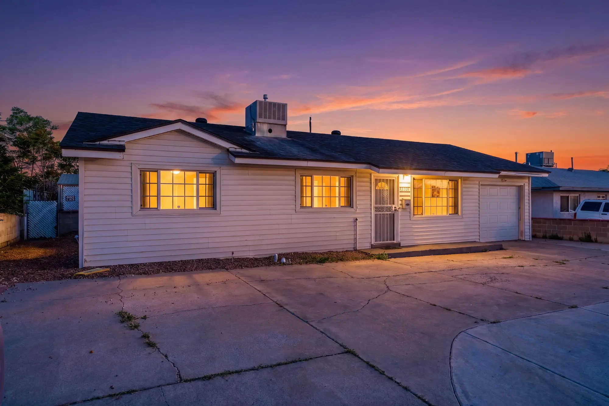 3808 Candelaria Road NE