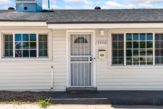 3808 Candelaria Road NE 