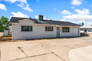 3808 Candelaria Road NE 