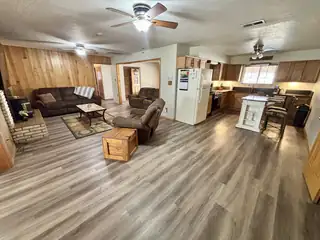 375 RANCHITOS Road 