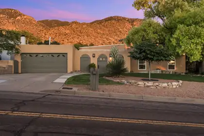 4424 Glenwood Hills Drive NE, Albuquerque