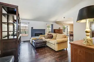 215 Western Hills Drive SE 