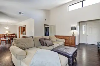 215 Western Hills Drive SE 