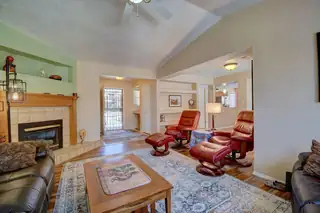 37 Castle Rock Road SE 