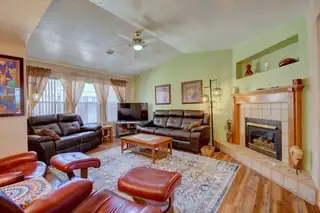 37 Castle Rock Road SE 