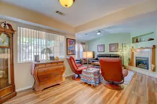 37 Castle Rock Road SE 